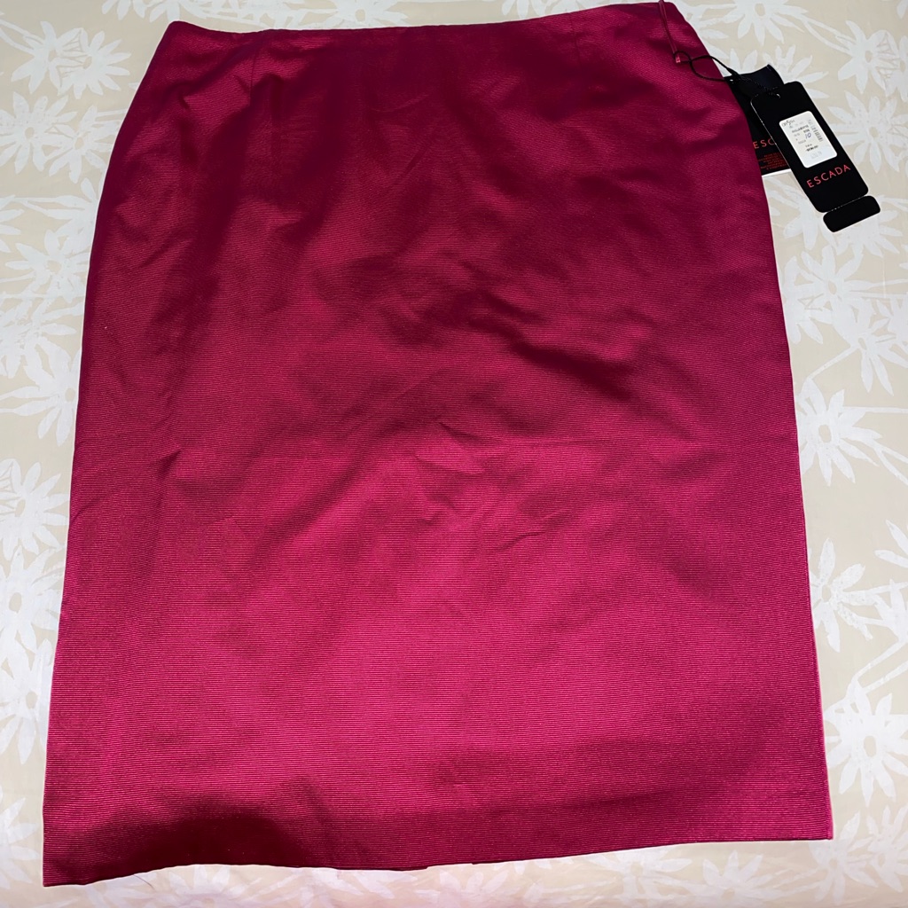 Brand New Escada Skirt Size 44